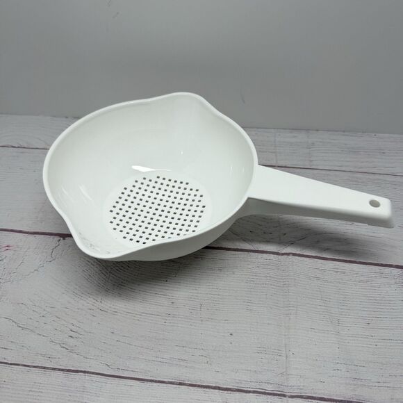 Vintage Tupperware Colander Small 1 Quart Strainer with Handle 1200 White - Picture 2 of 5
